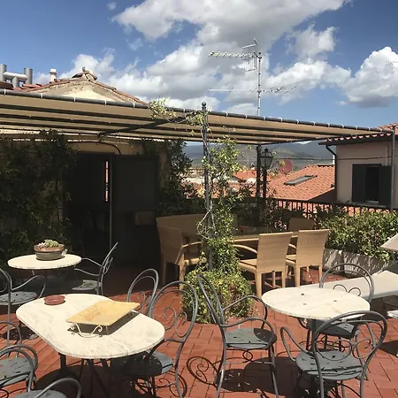 Manassei Aparthotel