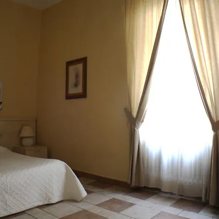 Manassei Aparthotel 3*