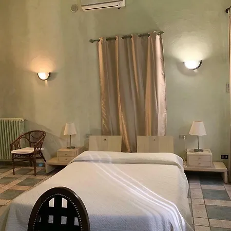 Manassei Aparthotel 3*